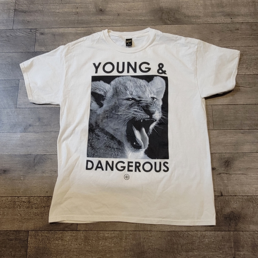 Young & dangerous Tee